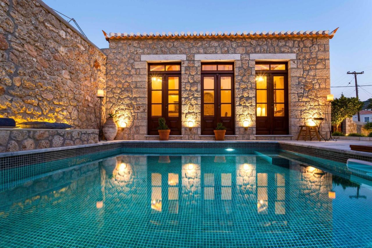 Mare Monte Luxury Suites Spetses Town Extérieur photo