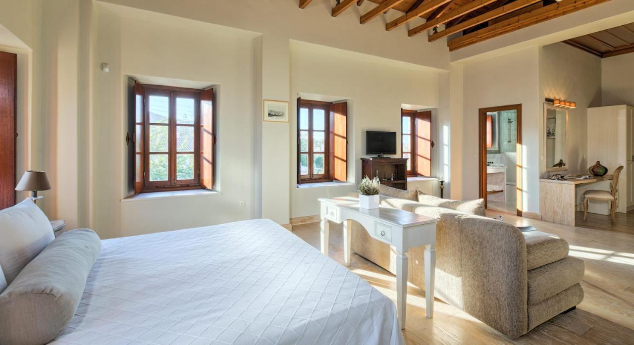 Mare Monte Luxury Suites Spetses Town Extérieur photo
