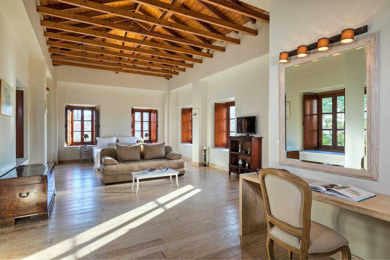 Mare Monte Luxury Suites Spetses Town Extérieur photo
