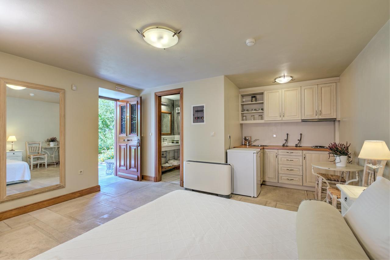Mare Monte Luxury Suites Spetses Town Extérieur photo