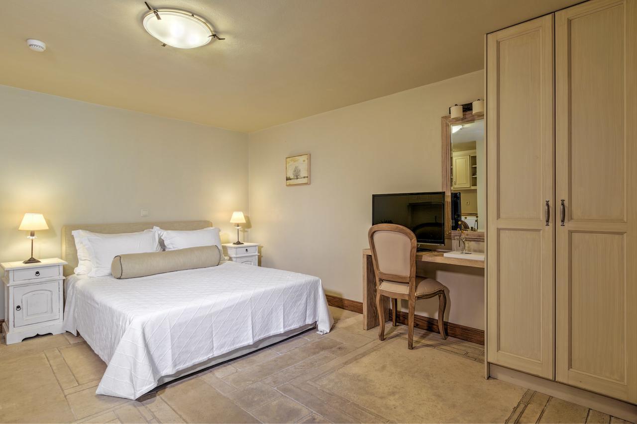 Mare Monte Luxury Suites Spetses Town Extérieur photo