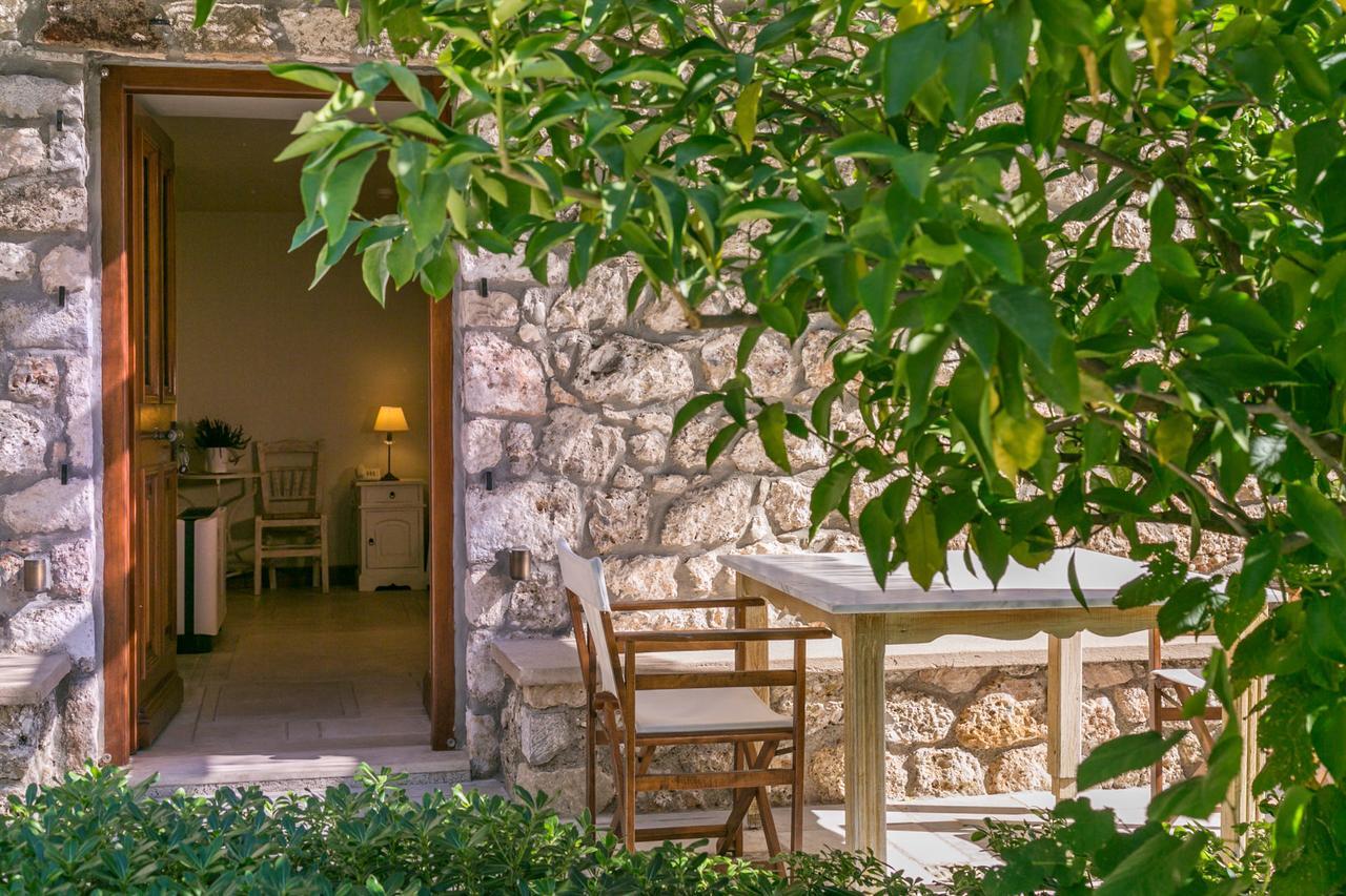 Mare Monte Luxury Suites Spetses Town Extérieur photo