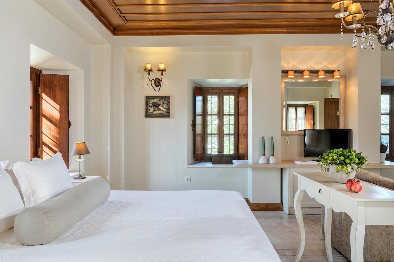 Mare Monte Luxury Suites Spetses Town Extérieur photo