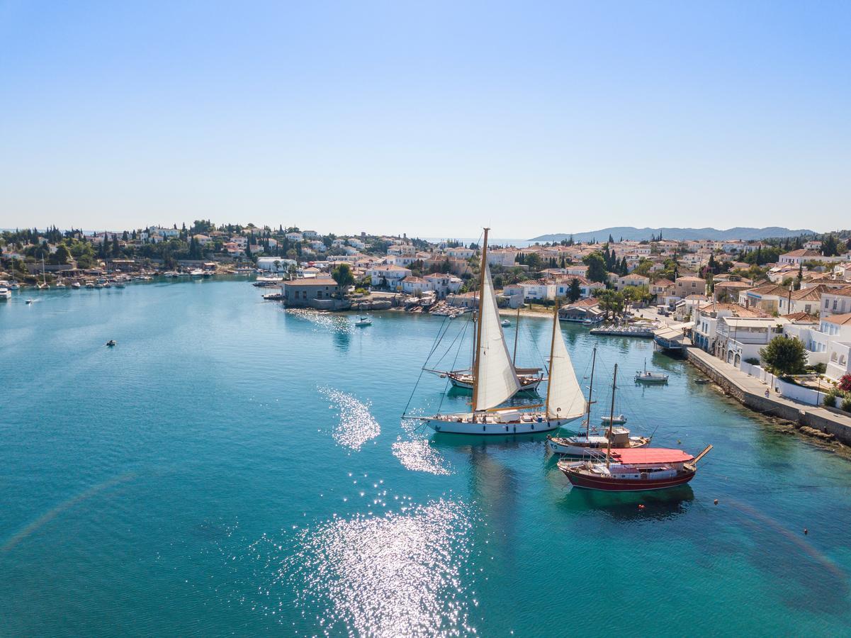 Mare Monte Luxury Suites Spetses Town Extérieur photo