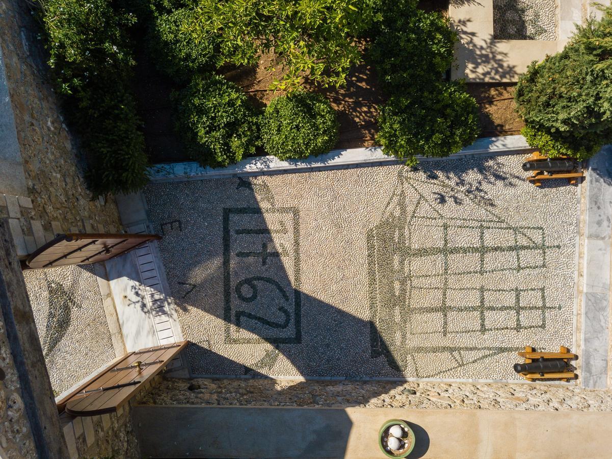 Mare Monte Luxury Suites Spetses Town Extérieur photo