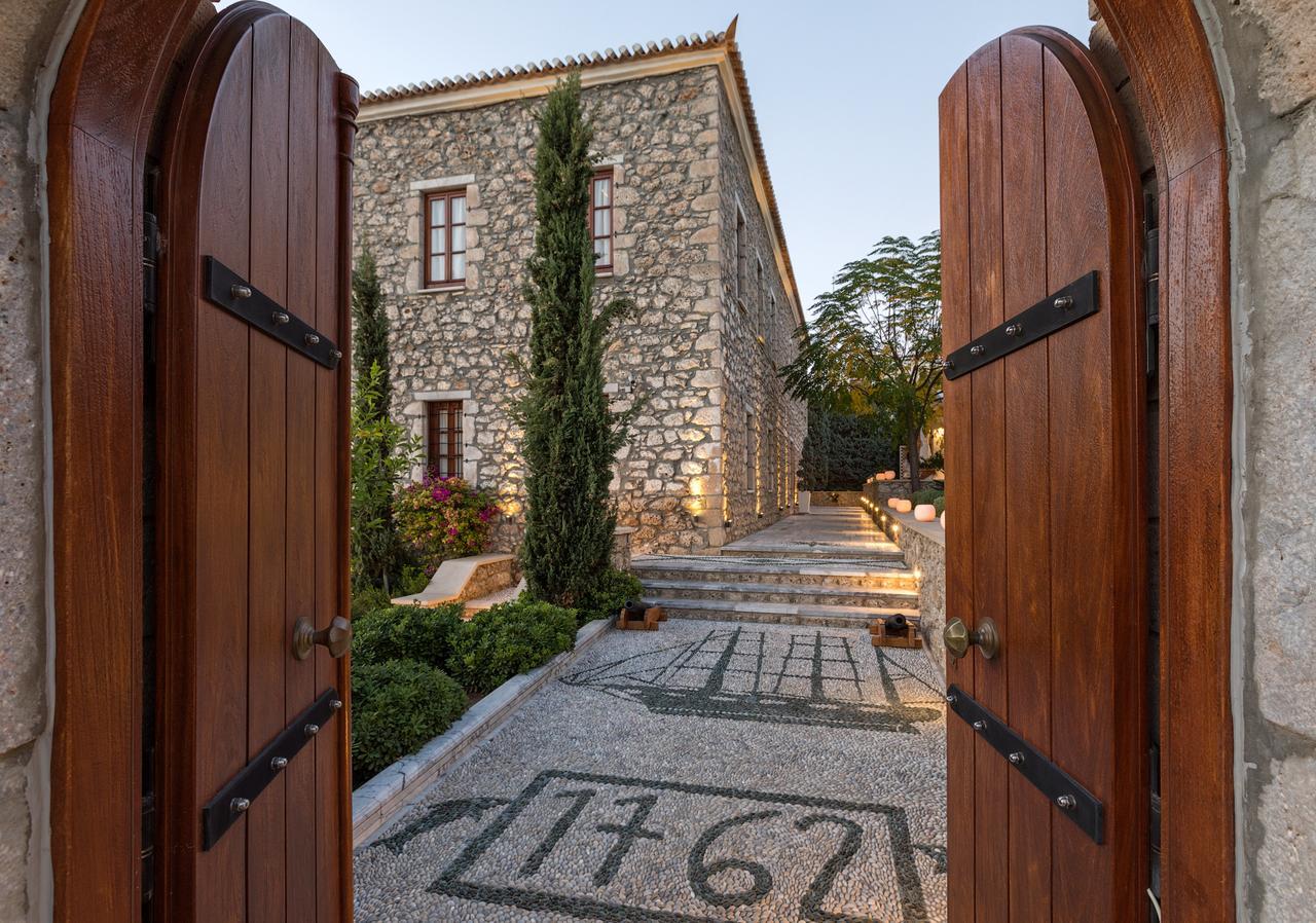 Mare Monte Luxury Suites Spetses Town Extérieur photo