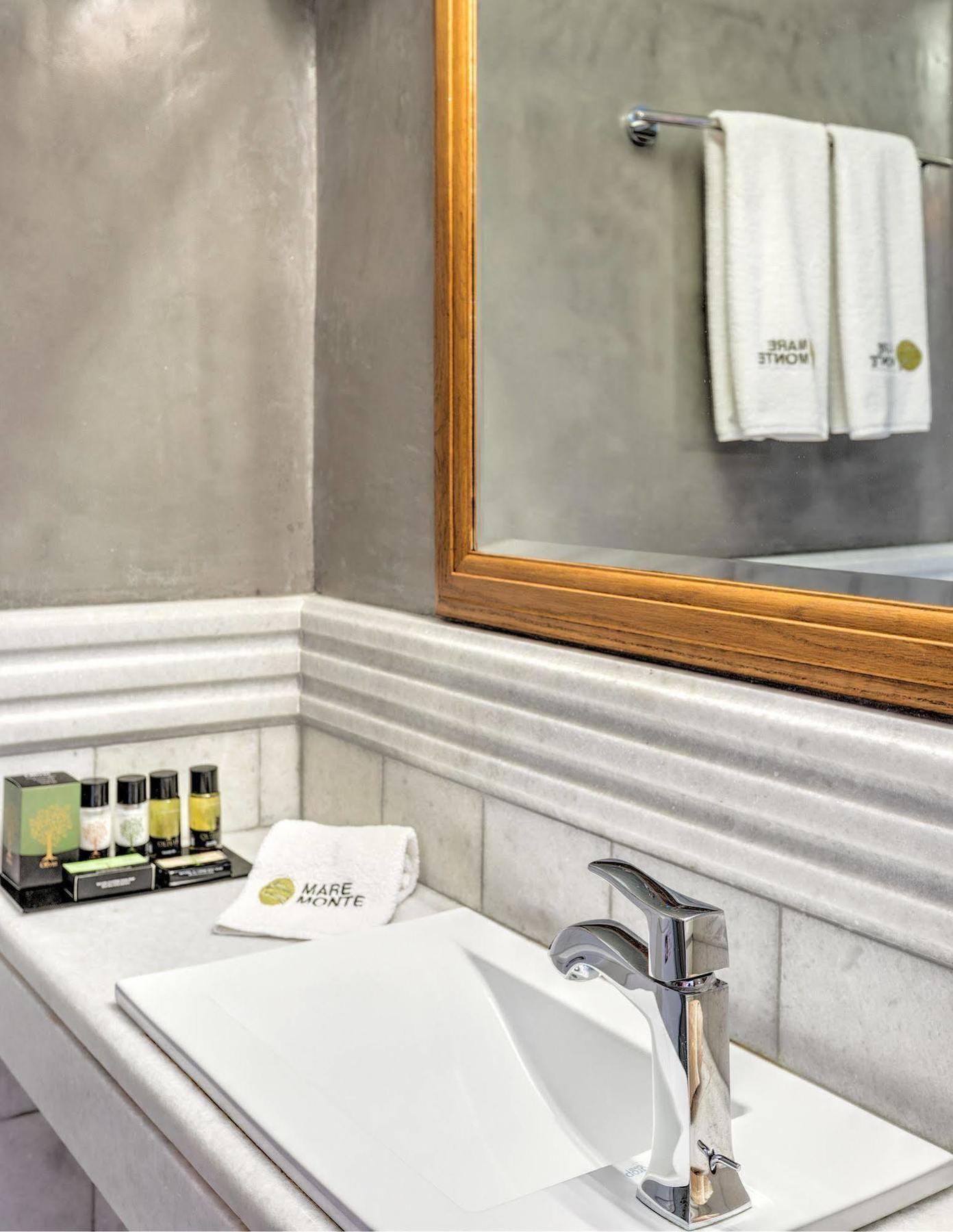 Mare Monte Luxury Suites Spetses Town Extérieur photo