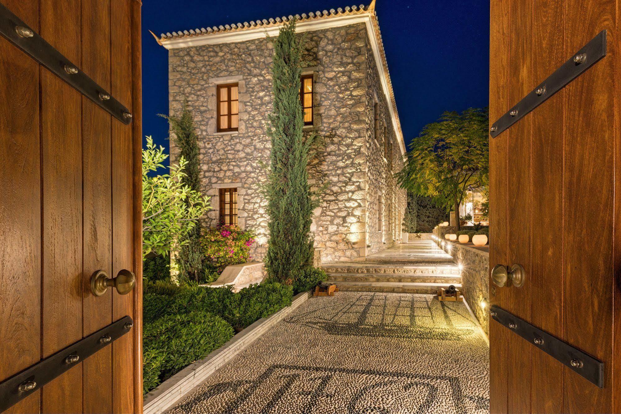 Mare Monte Luxury Suites Spetses Town Extérieur photo